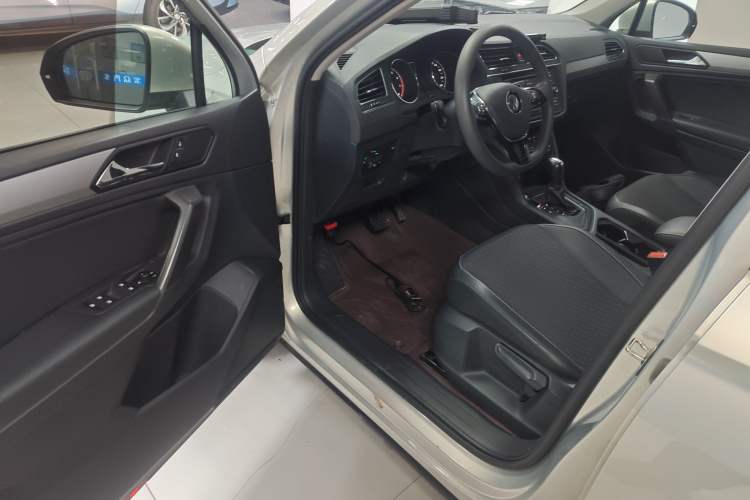 Used Volkswagen Tiguan L 2018 Revised Version 330TSI Automatic Two-Wheel Drive Trendy Edition