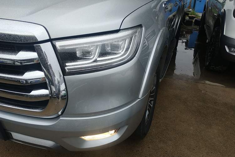 Used Great Wall Poer 2021 2.0T Global Version Automatic Diesel 4x4 Sporty Standard Cab GW4D20M
