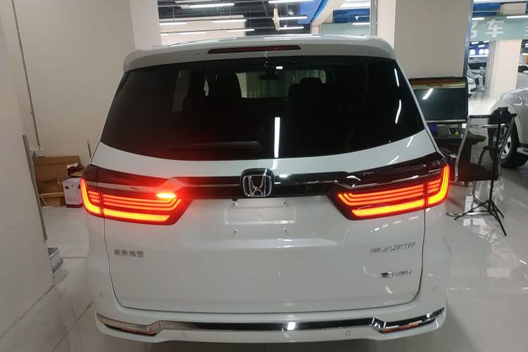 Used Honda Elysion 2022 2.0L eHEV Luxury Edition