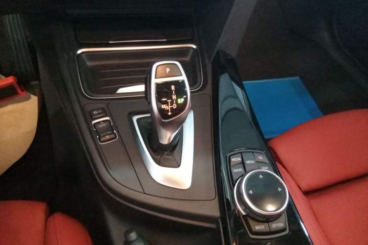 Used BMW 3 Series 2014 320i Sport Design Package
