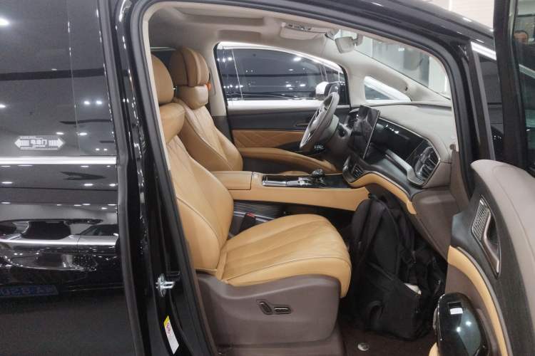 Used Denza D9 2024 DM-i 980 Four-Wheel Drive Prestige Model