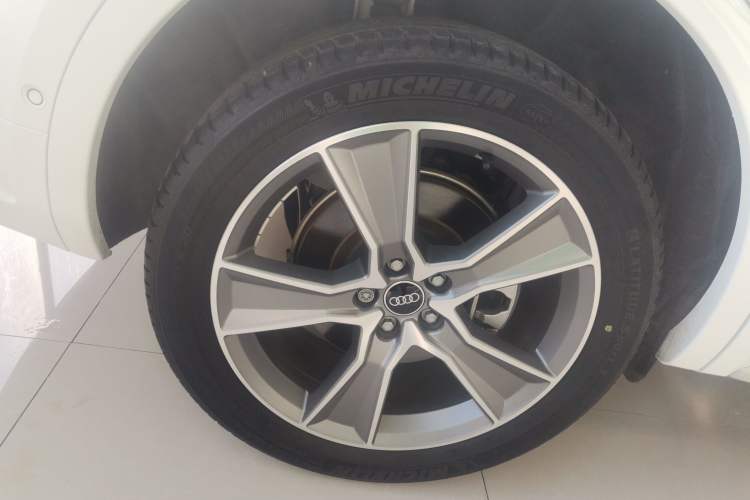 Used Audi Q5L 2022 Updated 45T Luxury Dynamic Version
