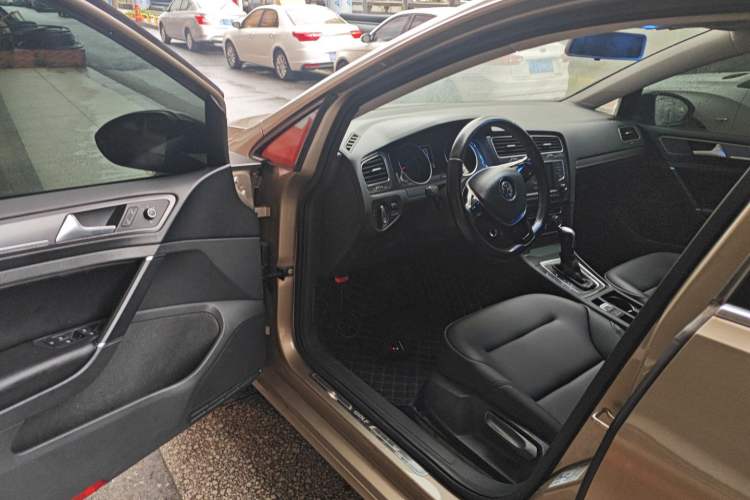 Used Volkswagen Golf 2017 230TSI Automatic Comfort Edition – Celebrating Milestone of One Million Units