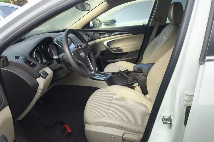 Used Buick Regal 2015 2.0L Leading Fashion Edition