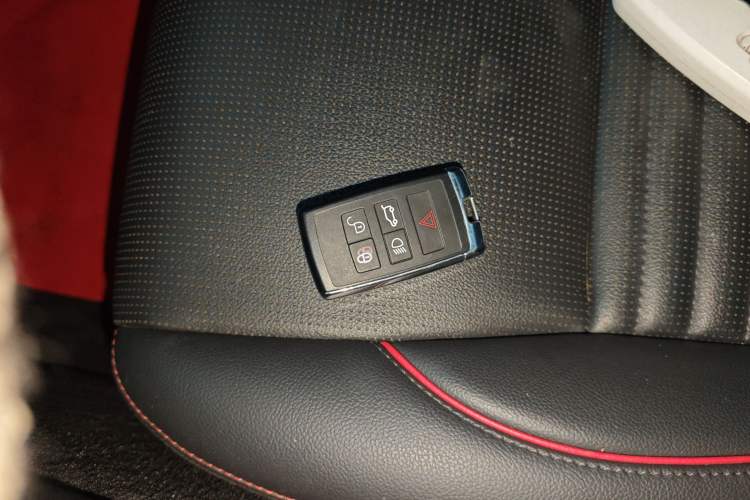 Used Land Rover Discovery Sport 2020 249 PS R-Dynamic Performance Edition
