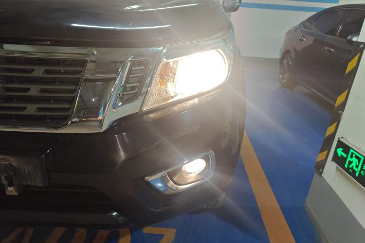 Used Nissan Navara 2017 2.5L Automatic 2WD Luxury Edition QR25
