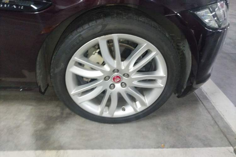 Used Jaguar XFL 2020 XFL 2.0T P200 Two-Wheel-Drive Rally Flag Edition