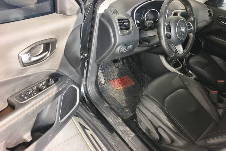 Used  Compass 2017 200T Automatic Family Enjoyment Four-Wheel Drive Edition
