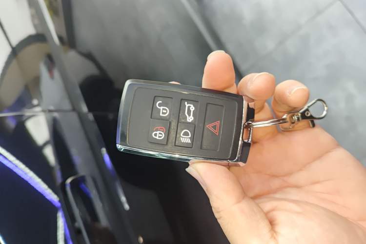 Used Land Rover Range Rover Evoque 2021 Range Rover Velar L 249PS R-Dynamic First Edition
