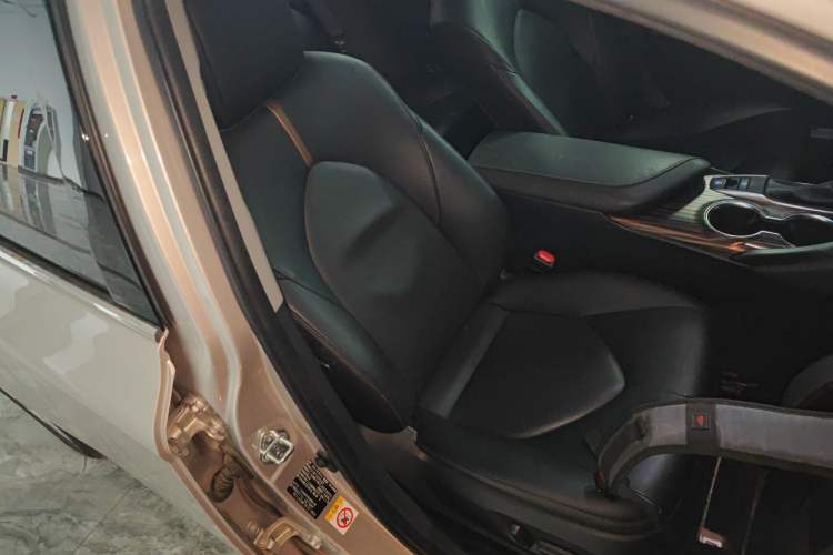 Used Toyota Camry 2018 2.0G Luxury Edition