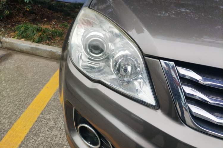 Used Haval H6 2013 Upgraded Model 2.4L Automatic Two-Wheel Drive Elite Version