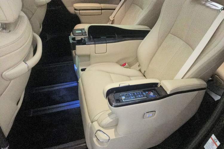 Used Toyota Vellfire 2021 Crown Dual-Engine 2.5L HV Prestige Edition