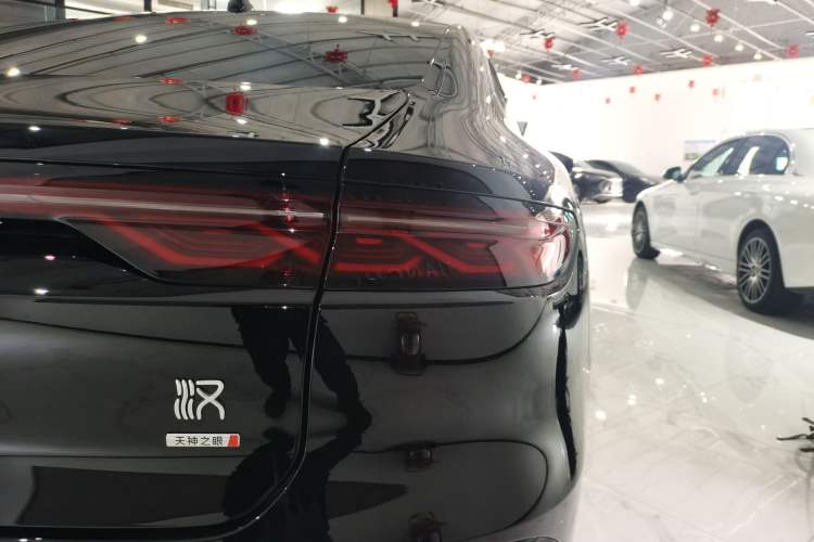 Used BYD Han 2025 DM-i Intelligent Driving Edition 125KM LiDAR Flagship Model
