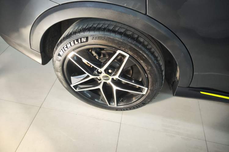 Used Roewe RX5 2023 PLUS 330TGI Automatic Trendsetting Smart Edition
