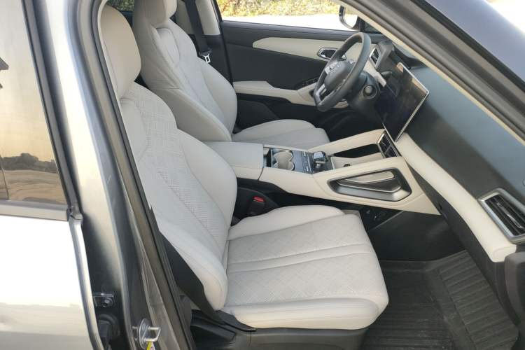 Used BYD Yuan UP 2024 401KM Leading Edition
