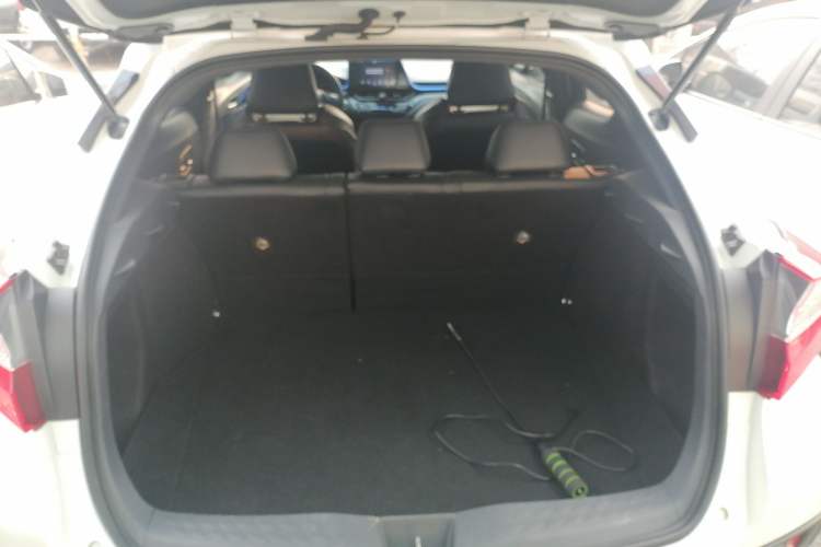 Used Toyota IZOA 2018 2.0L Yichi Version China VI Standard