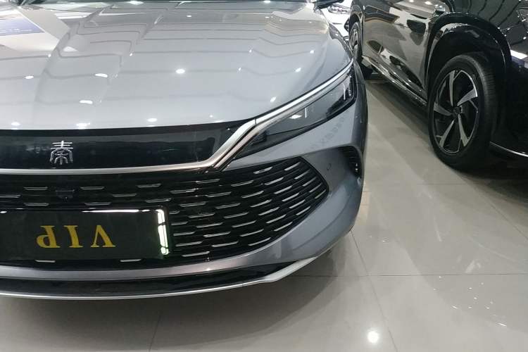 Used BYD Qin L 2025 DM-i Smart Drive 120KM Leading Model