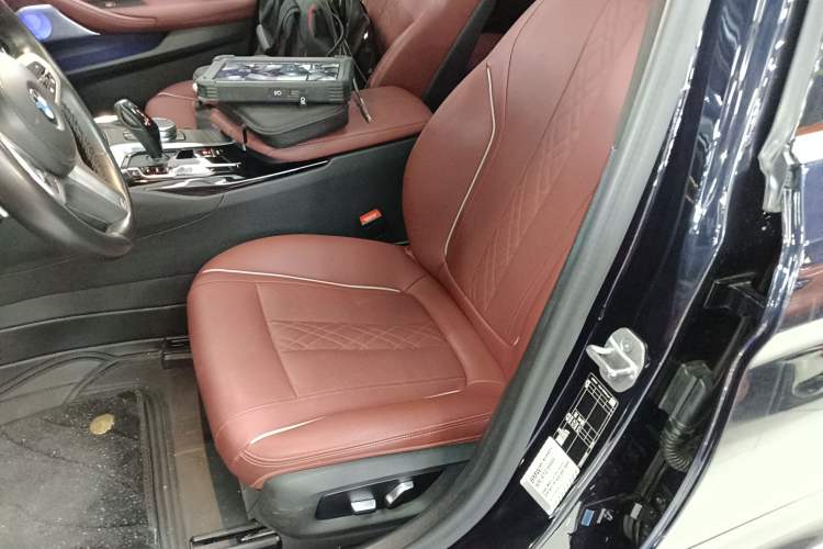 Used BMW 5 Series 2022 Second Facelift 530Li Leading Edition M Sport Package
