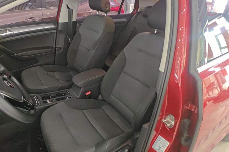 Used Volkswagen Golf 2018 1.6L Automatic Comfort Model
