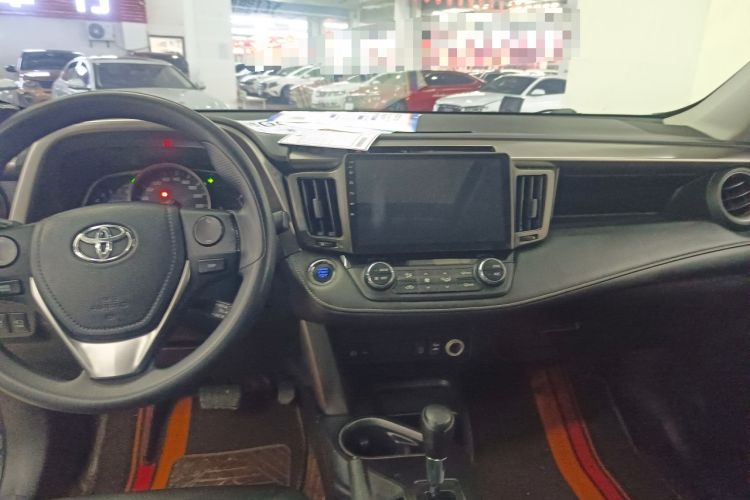 Used Toyota RAV4 2016 2.0L CVT Two-Wheel Drive Fashion Edition China V Standard
