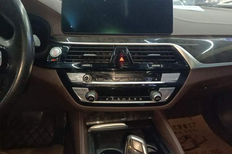 Used BMW 5 Series 2022 Restyled 525Li Luxury Package