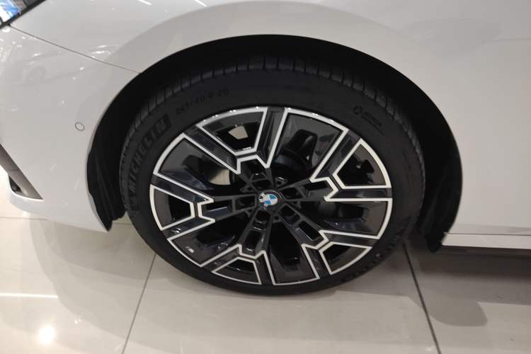 Used BMW 5 Series 2024 530Li Luxury Edition M Sport Package