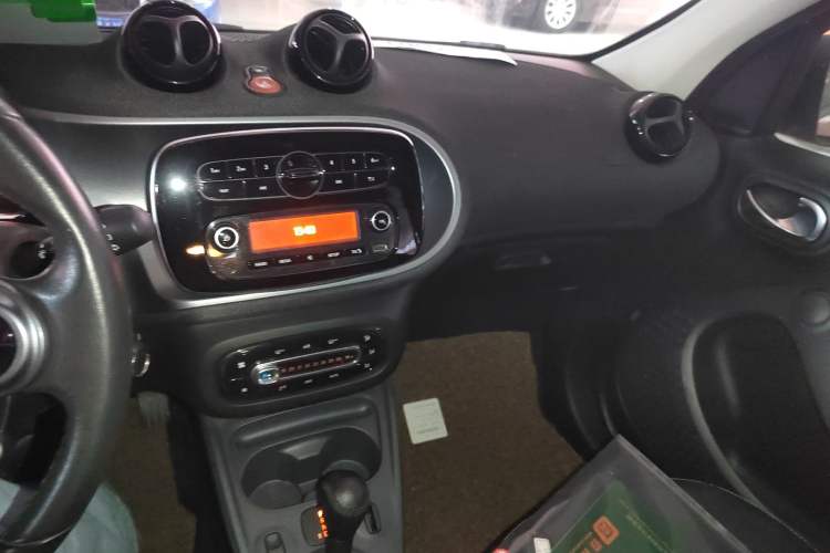 Used  forfour 2018 1.0L 52kW Passion Edition
