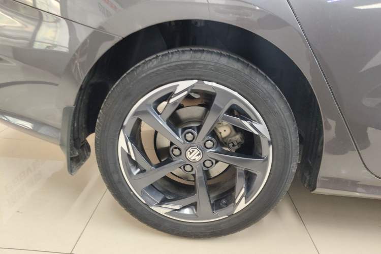 Used MG 5 2022 300TGI DCT Chao Yue Luxury Edition
