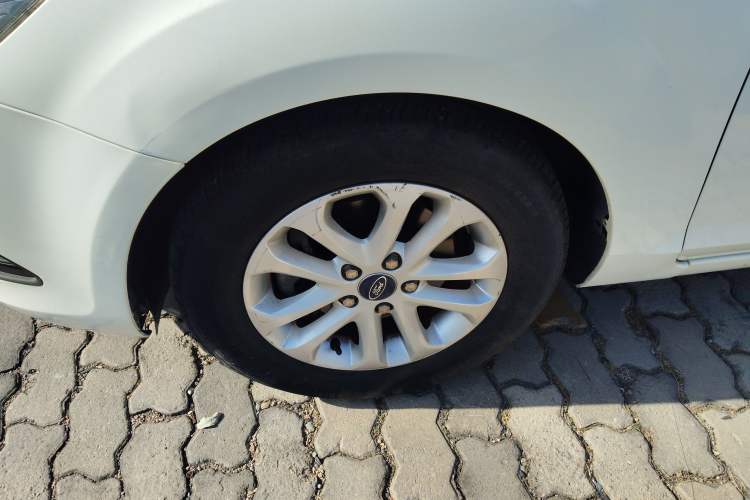 Used Ford Focus 2013 Hatchback Classic 1.8L Manual Base Model