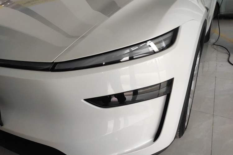 Used Tesla Model Y 2025 Rear-Wheel Drive First Edition