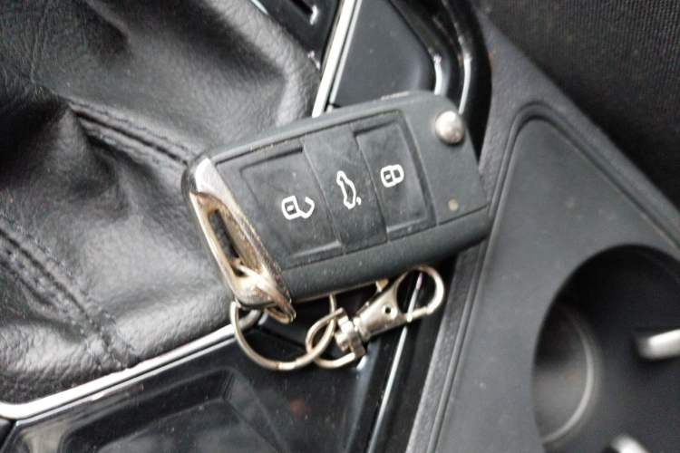 Used Volkswagen Tayron 2020 330TSI Two-Wheel Drive Luxury Smart Connectivity Version
