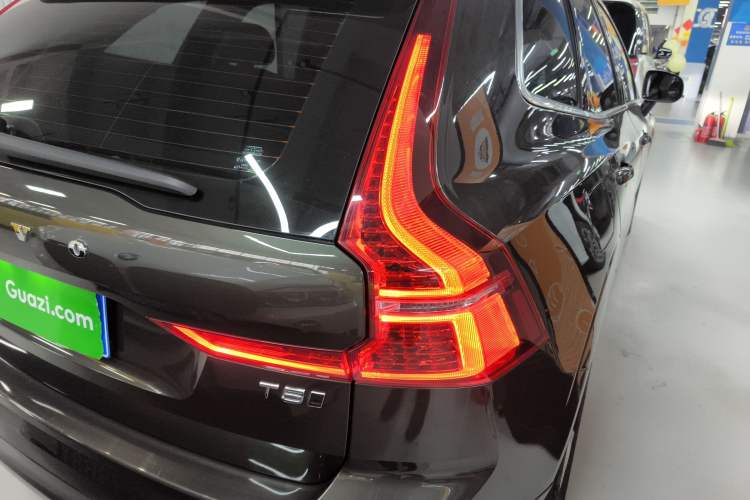 Used Volvo XC60 2019 T5 4x4 Smart Edition China VI Standard
