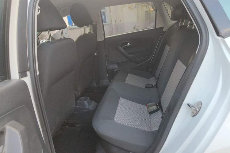 Used Volkswagen Polo 2014 1.4L Manual Fashion Edition
