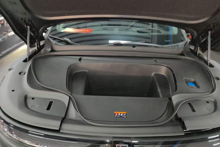 Used Zeekr 7X 2025 100 kWh Long-Range Rear-Wheel Drive with Intelligent Driving Features
