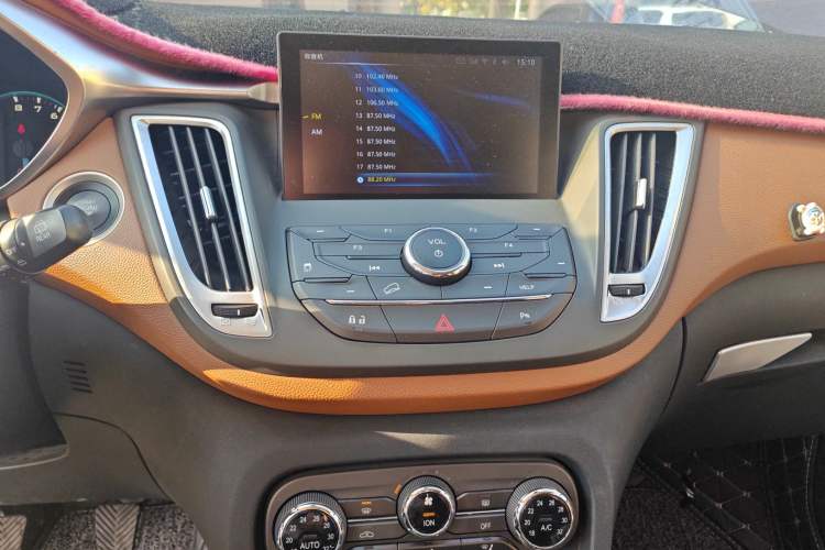 Used Soueast DX7 2015 1.5T Manual Luxury Model