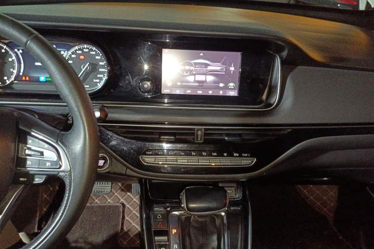 Used GAC Trumpchi M6 2019 270T DCT Luxury Edition (7-seater) China VI
