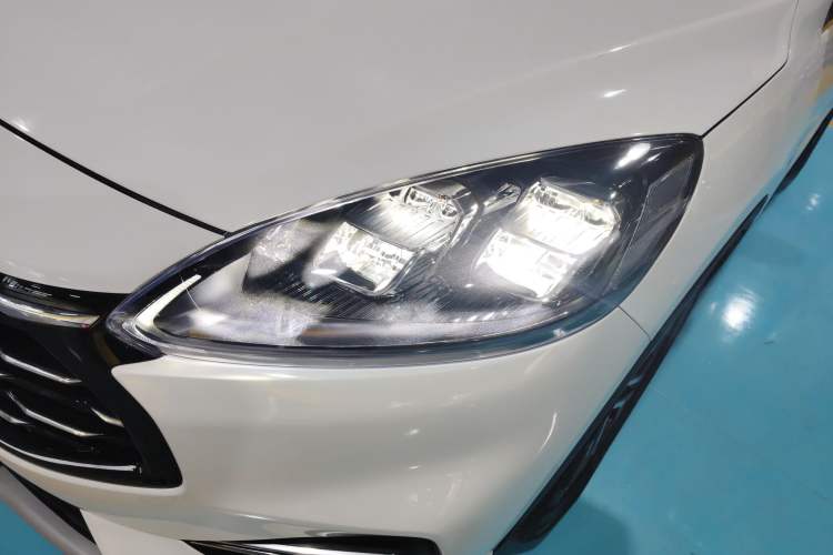 Used Ford Escape 2020 EcoBoost 245 Two-Wheel-Drive Titanium Edition
