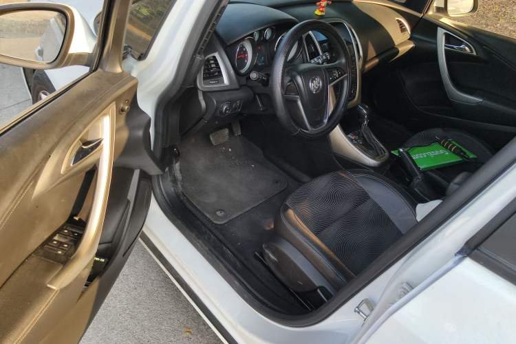 Used Buick GT 2014 XT 1.6L Automatic Fashion Edition
