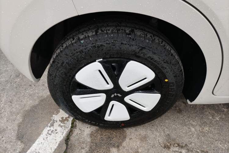 Used Wuling Hongguang MINIEV 2025 Four-Door Version Advanced Edition
