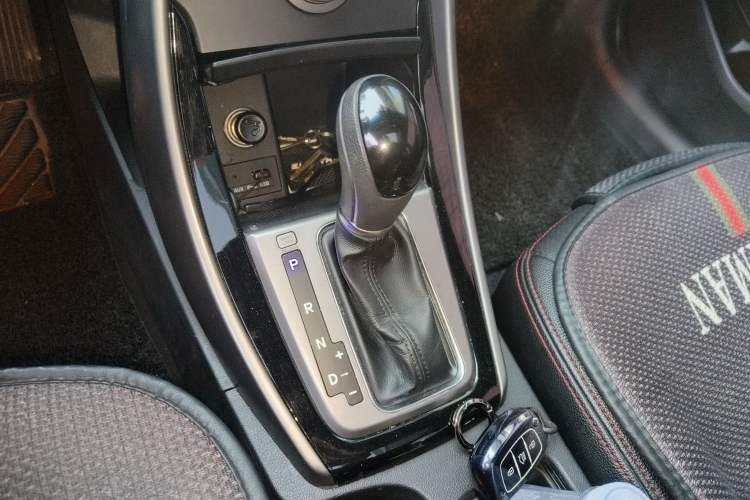 Used Hyundai Elantra (5th Generation / Langdong) 2016 1.6L Automatic Prestige Edition
