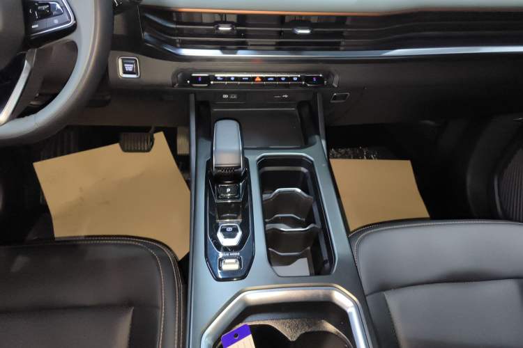 Used Geely Auto Haoyue L 2023 2.0T DCT Luxury Version
