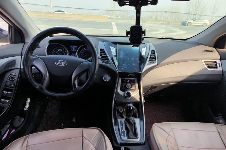 Used Hyundai Elantra (5th Generation / Langdong) 2015 1.6L Automatic Leading Model
