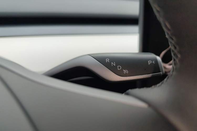 Used Tesla Model Y 2023 Long-Range All-Wheel-Drive Version