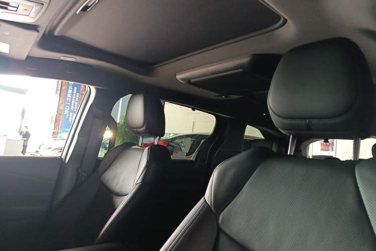 Used Toyota Granvia 2022 2.5L Hybrid Flagship Edition
