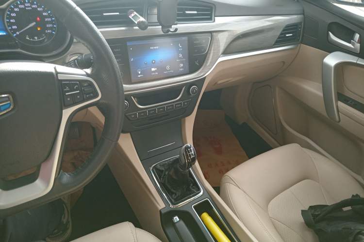 Used Geely Auto Emgrand 2017 Sedan Million Edition 1.5L Manual Luxury Model
