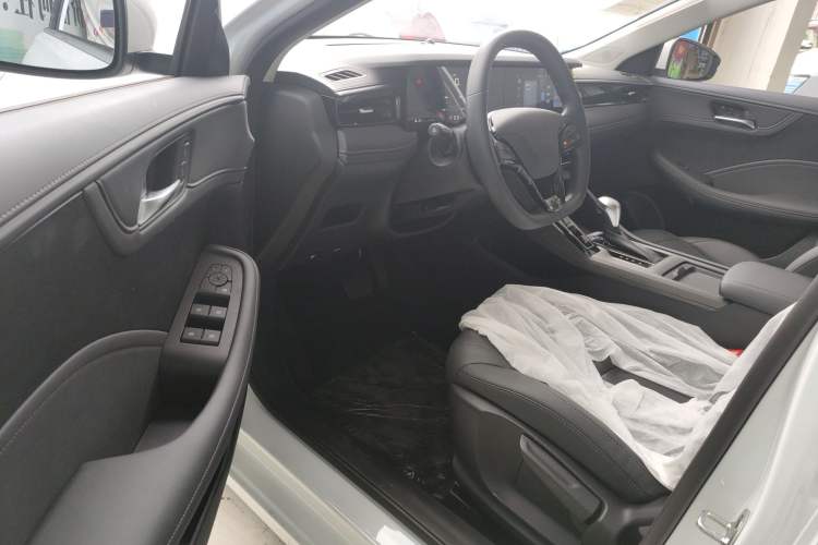 Used Roewe i5 2023 1.5L CVT Luxury Edition
