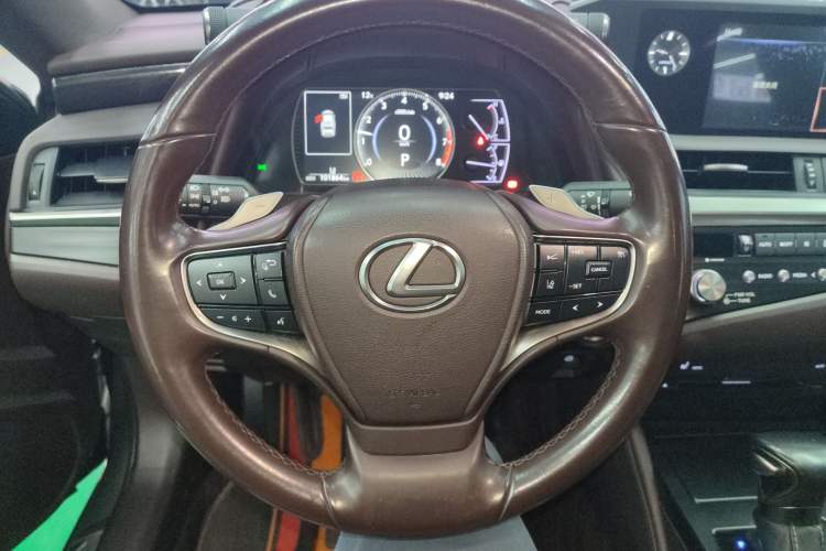 Used Lexus ES 2020 200 Excellence Edition
