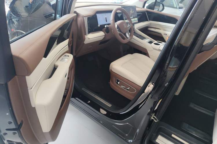 Used BYD Xia 2025 DM-i 1.5T 180km Beyond Edition
