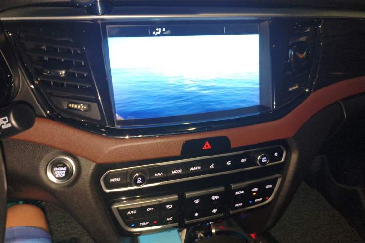 Used GAC Trumpchi GS8 2017 320T Two-Wheel Drive Luxury Smart Connectivity Version (7 Seats)
