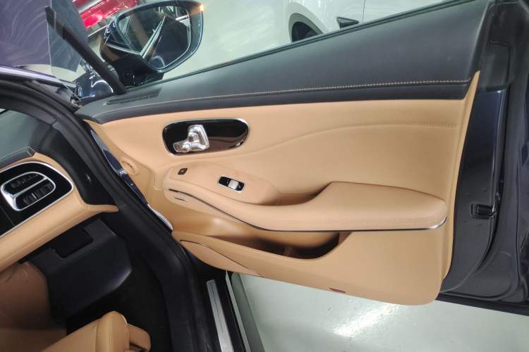 Used  R7 2022 Standard Advanced Version
